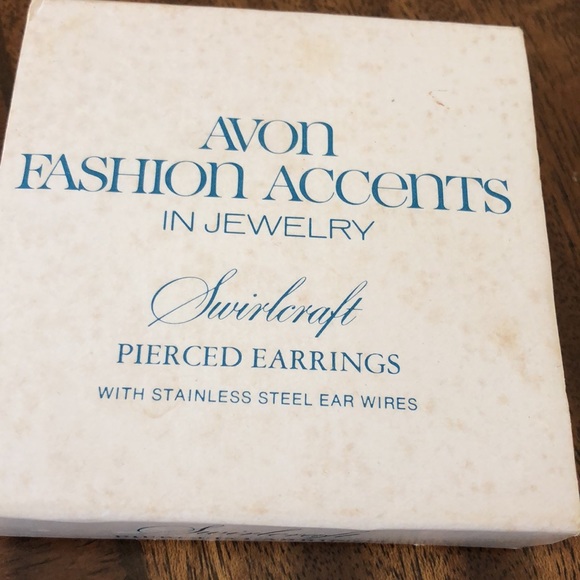 Vintage New Avon Swirlcraft Pierced Earrings - Picture 5 of 16
